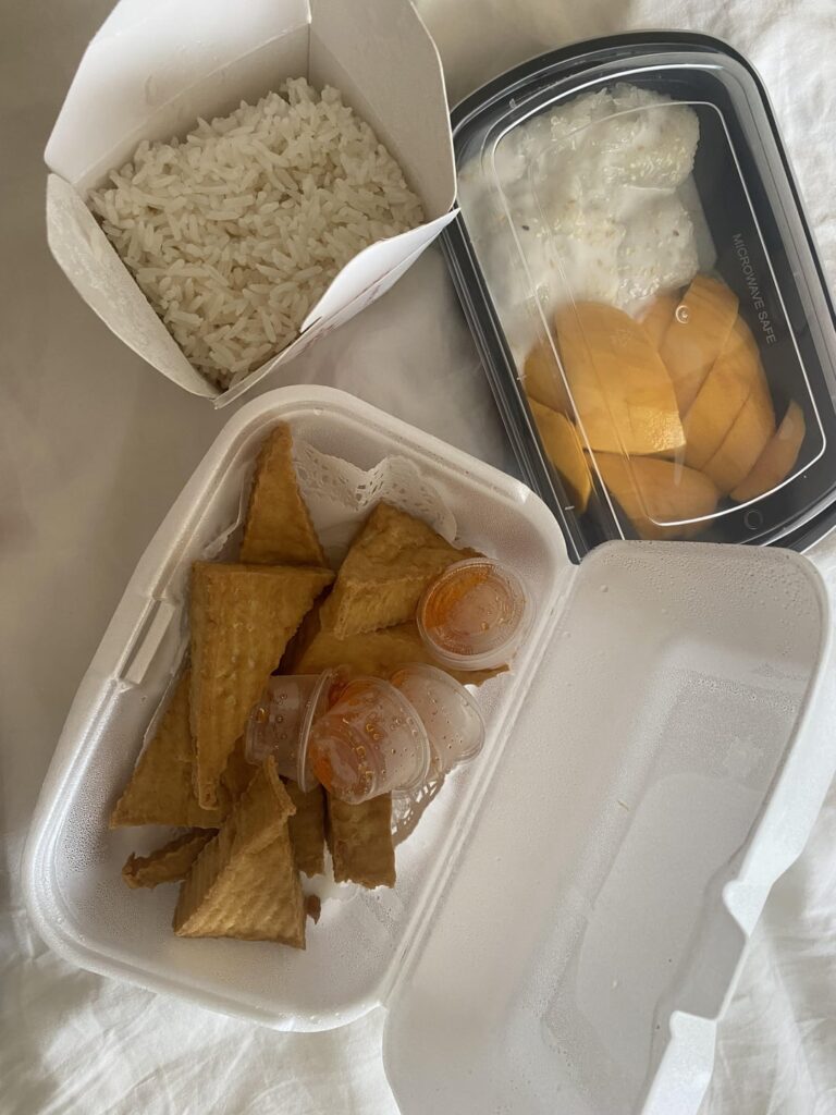 How many calories might this be? Fried tofu, jasmine rice, and mango sticky rice