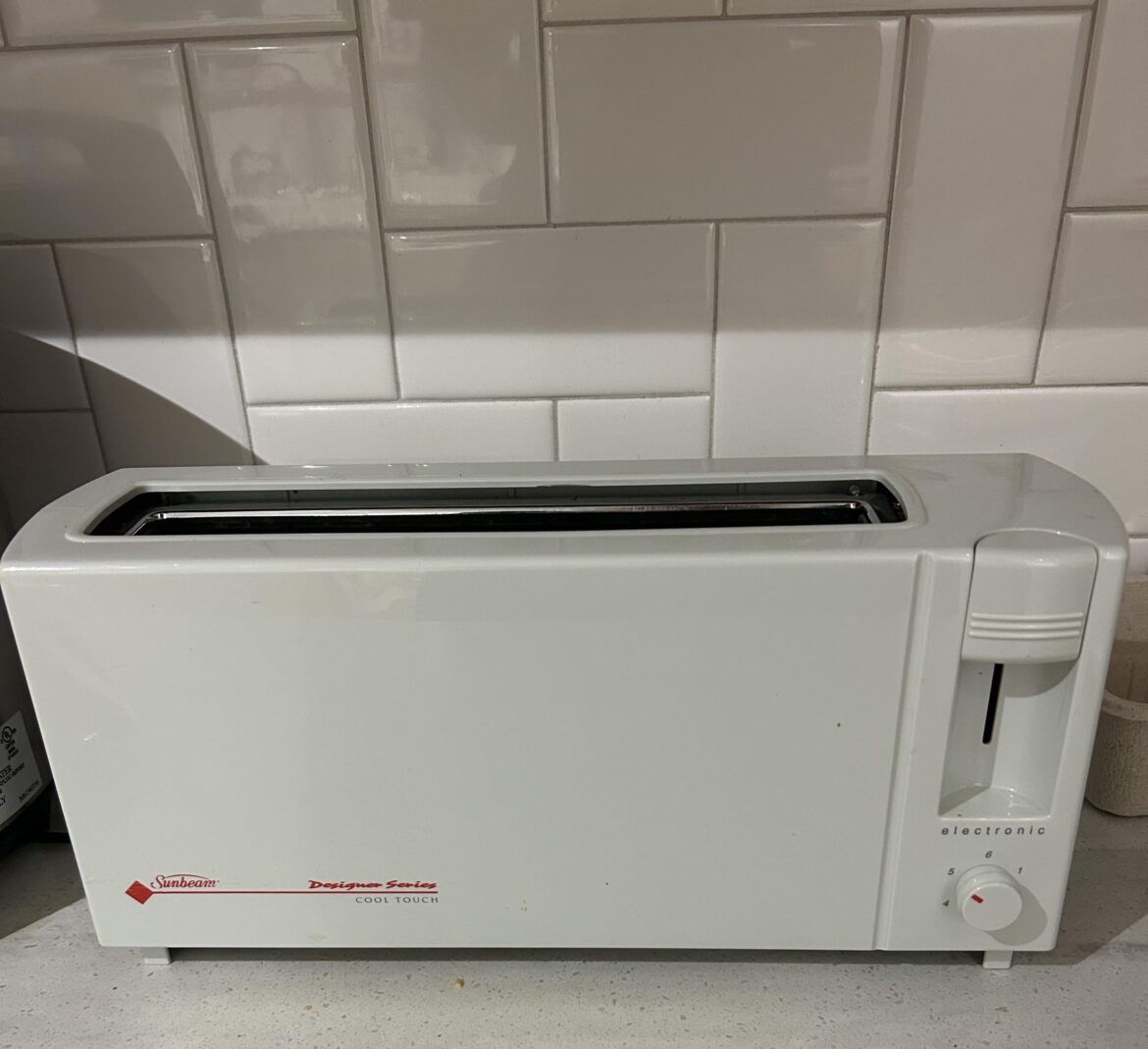 I told my boyfriend I wanted a long slice toaster, and he found me this incredible Sunbeam one on Craigslist for $5 🥹 I told my boyfriend I wanted a long slice toaster, and he found me this incredible Sunbeam one on Craigslist for $5 🥹