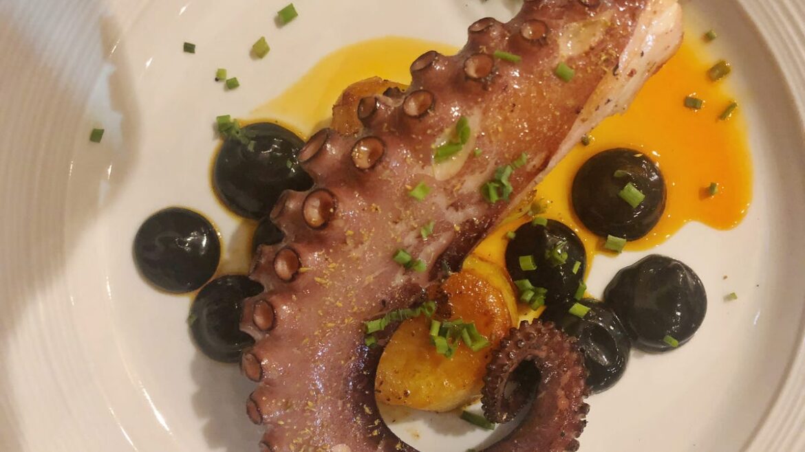 Amfora brings Mediterranean romance to Coconut Point