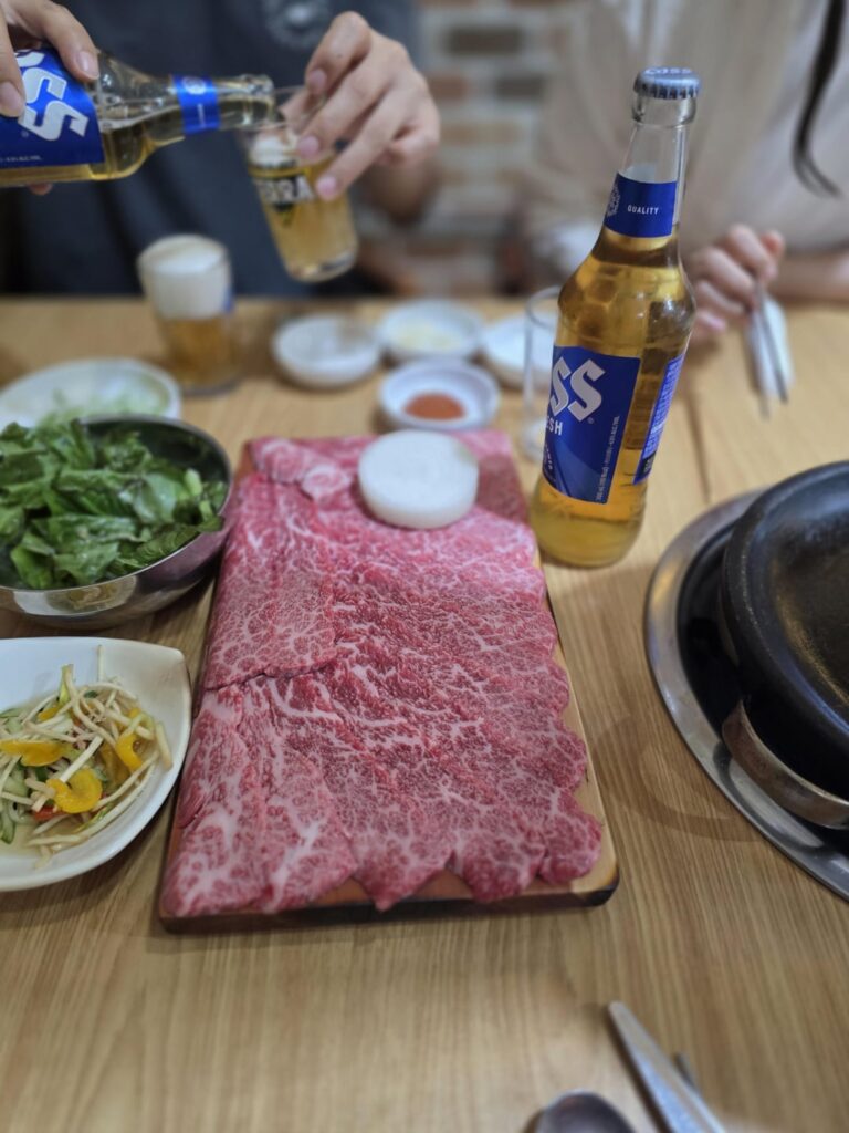 I got a job offer yesterday and so I celebrated by treating my family to Hanwoo 🇰🇷🐮