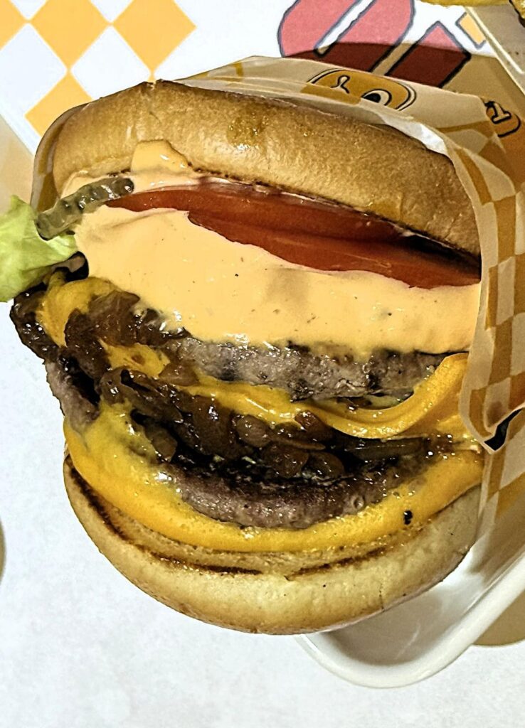 IN-N-OUT Style Burger in Korea Under the Company name Cry Cheeseburger