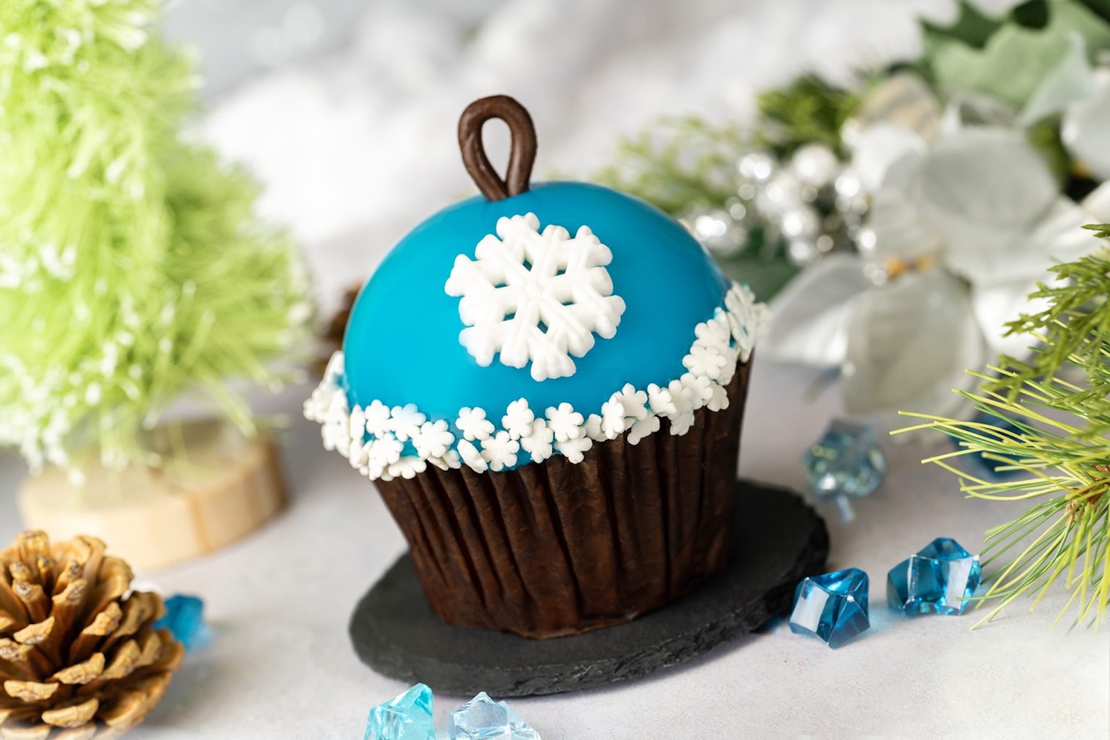 Disney World resorts Christmas cupcake