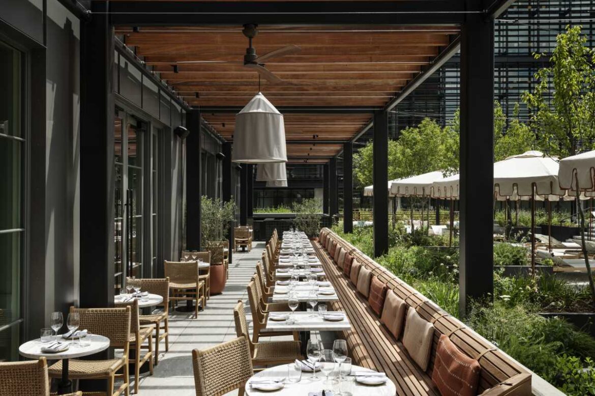 Come to Elektra for frolicking nymphs, pool views, and excellent cocktails – Review – Atlanta Come to Elektra for frolicking nymphs, pool views, and excellent cocktails - Review - Atlanta