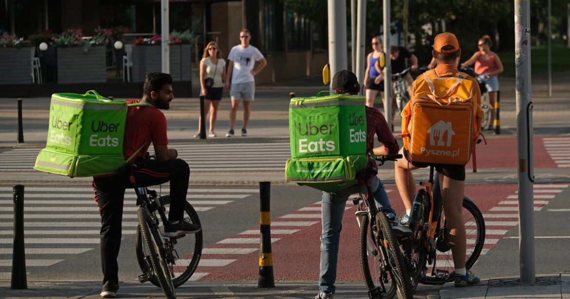 Delivery companies unveil labor deal with Italian far-right union – POLITICO
