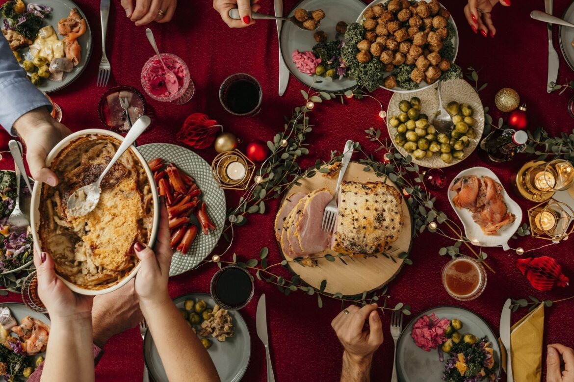 19 Christmas Dinners from Around the World 19 Christmas Dinners from Around the World