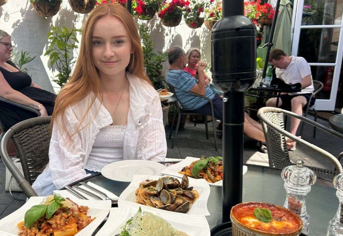 We try Wandering Hut in Harbour Parade, Ramsgate