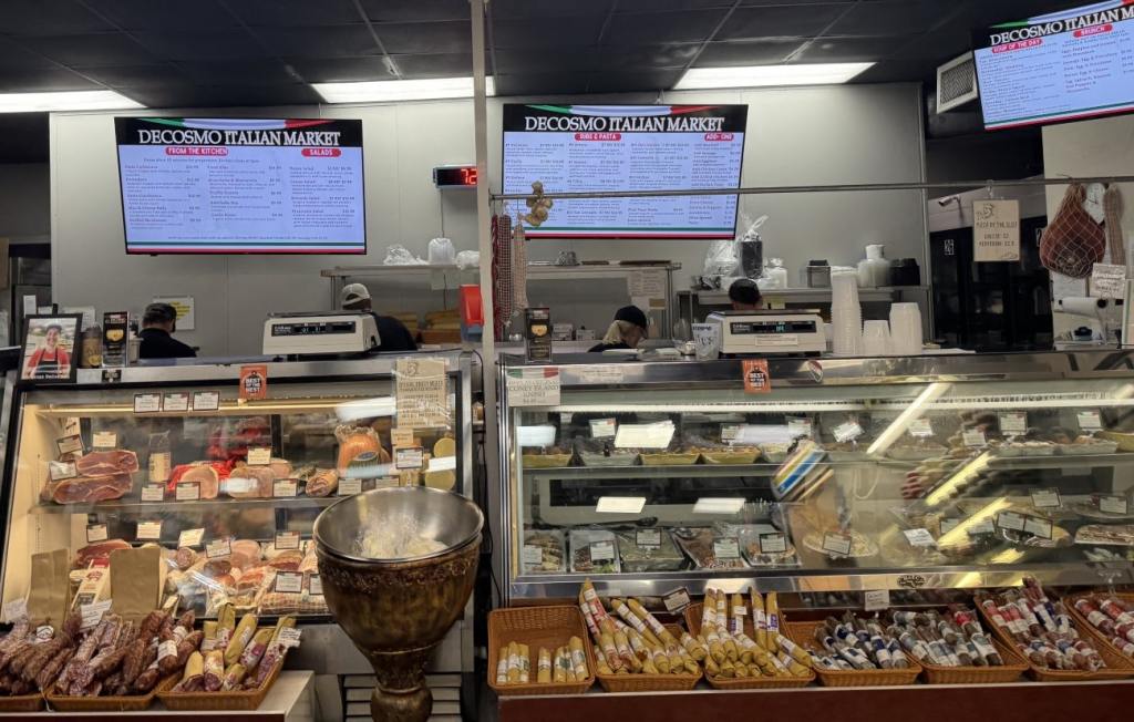 A great lunch in Pinellas Park, yup get the #5 at DeCosmo's