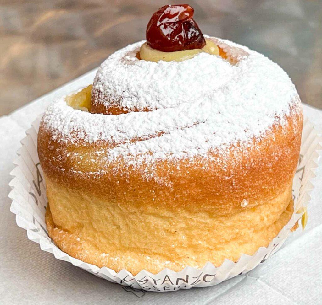 Polacca at Pasticceria DiCostanzo in Naples