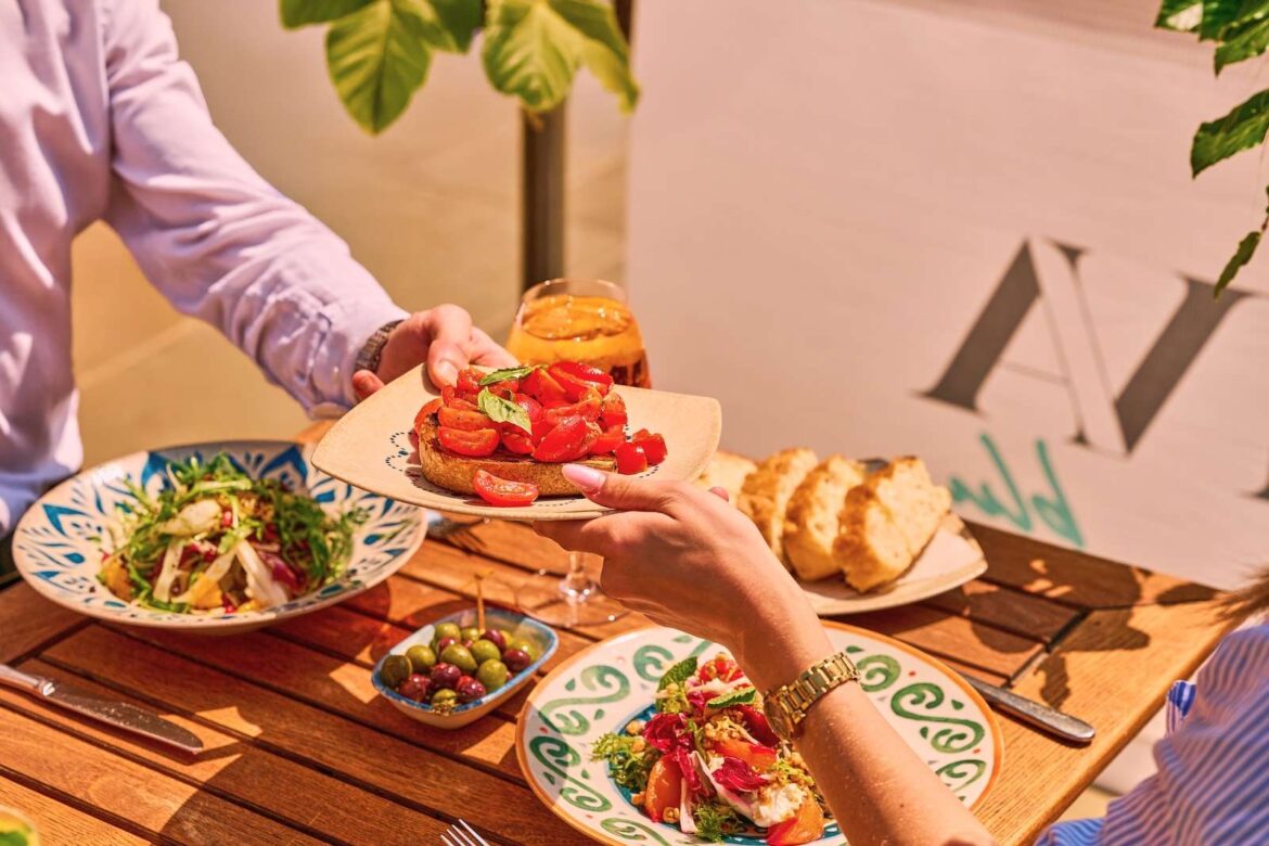 Riva Blu Launches New Summer Menu Inspired by Neapolitan Cuisine