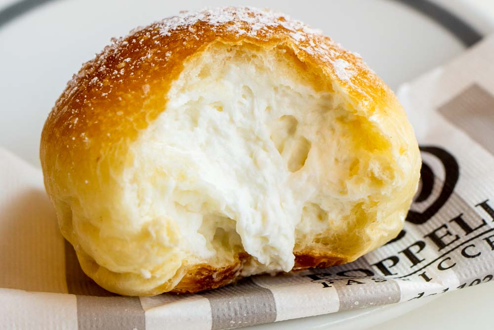 Snowflake at Pasticceria Poppella in Naples