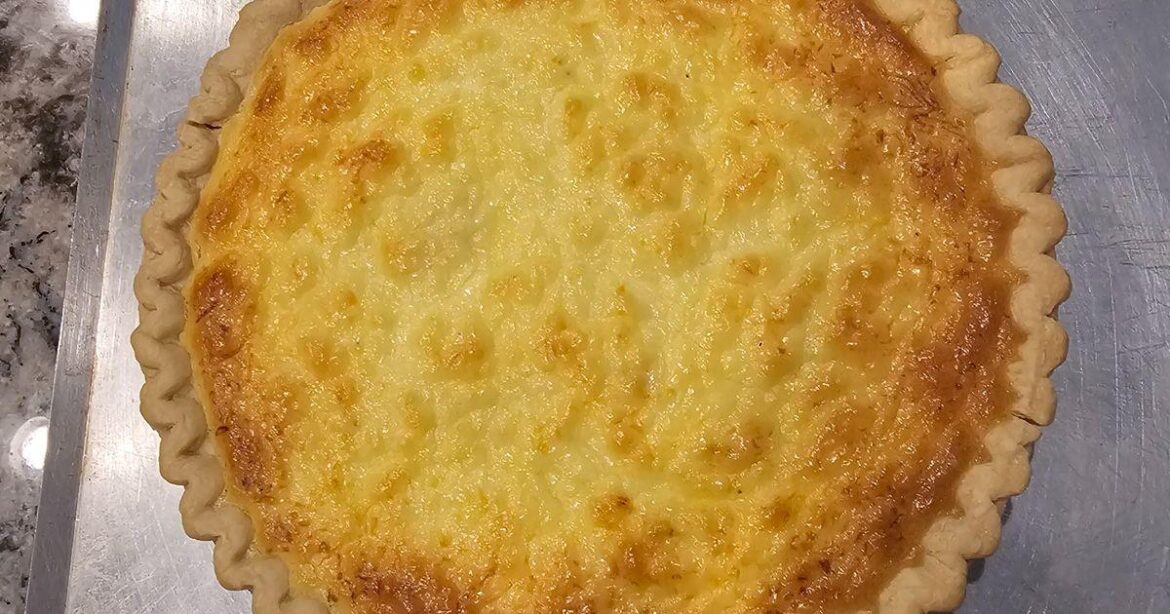 Sweet and Savory Strawberry Mozzarella Pie 🍓 🧀