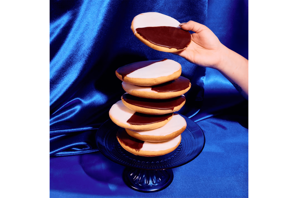 William Greenberg Desserts Famous Giant Black & White Cookies