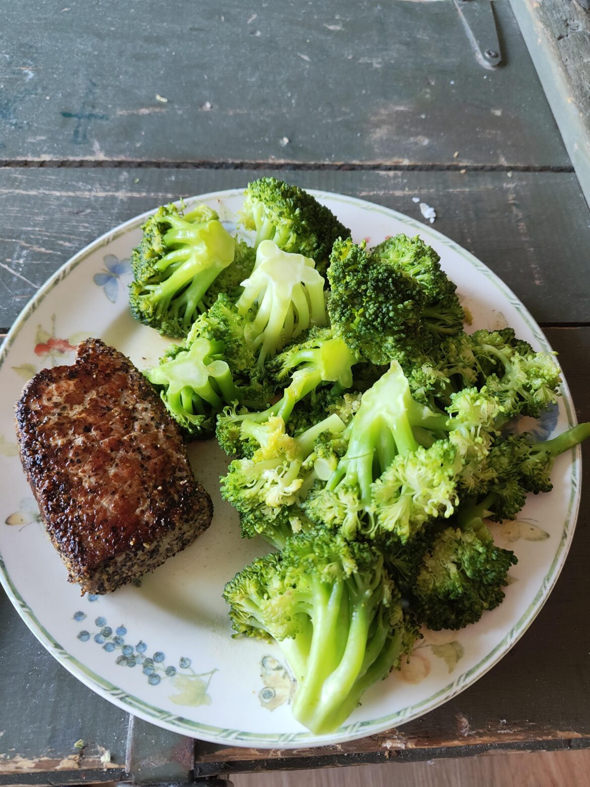 Steak and broccoli