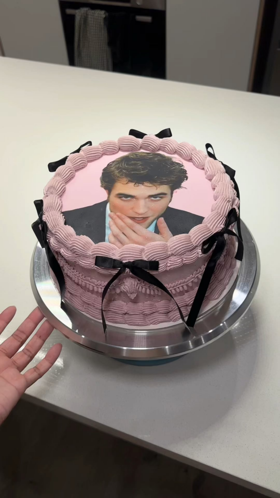 Twilight Cake I made for my birthday last year ✨