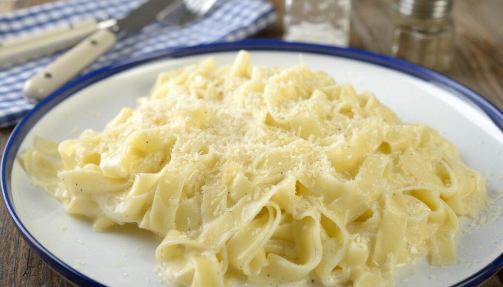 Fettuccine Alfredo