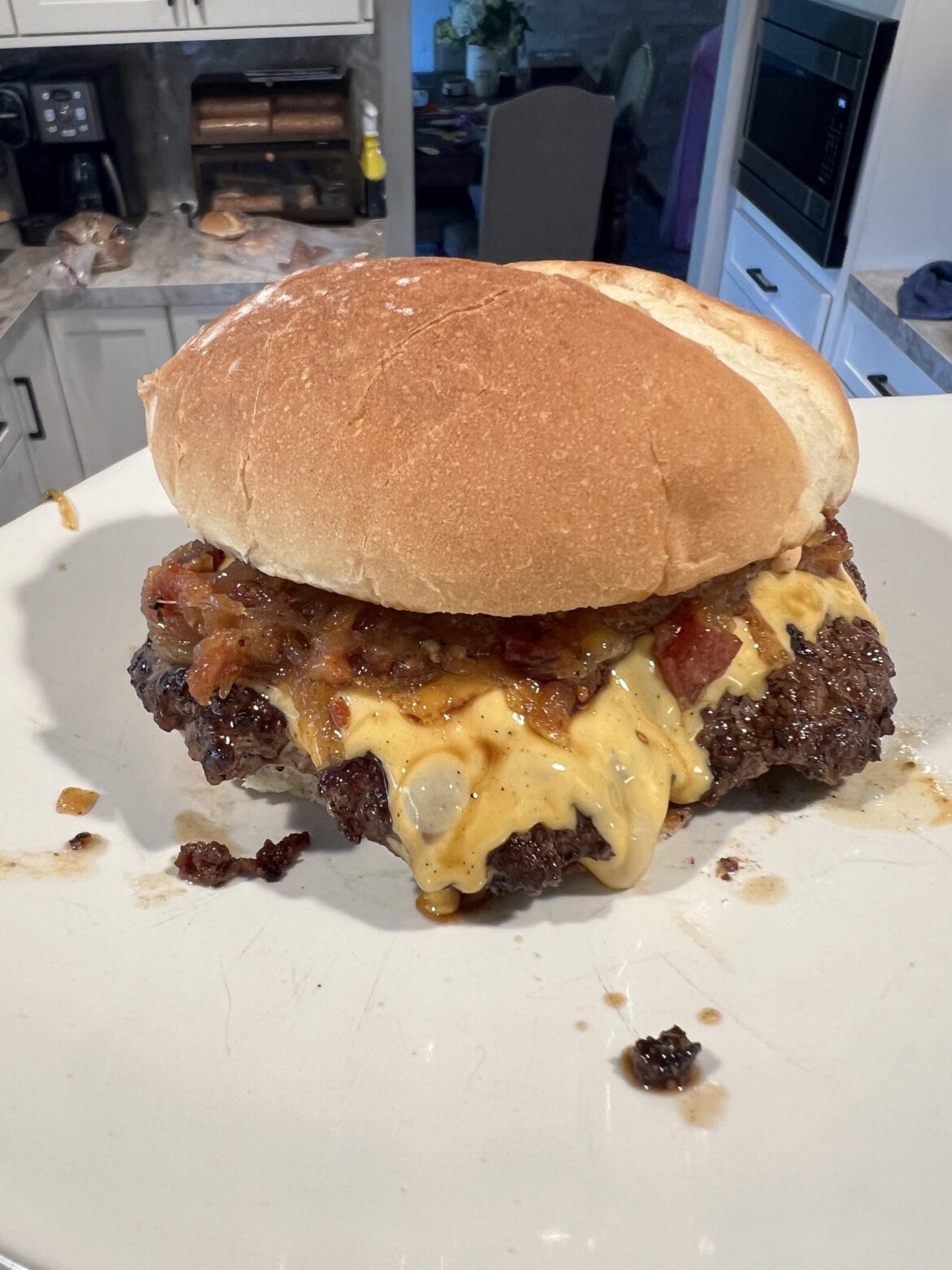 Cheeseburger with onions