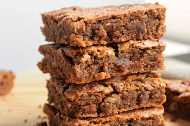Chickpea Blondies cinnamon vegan