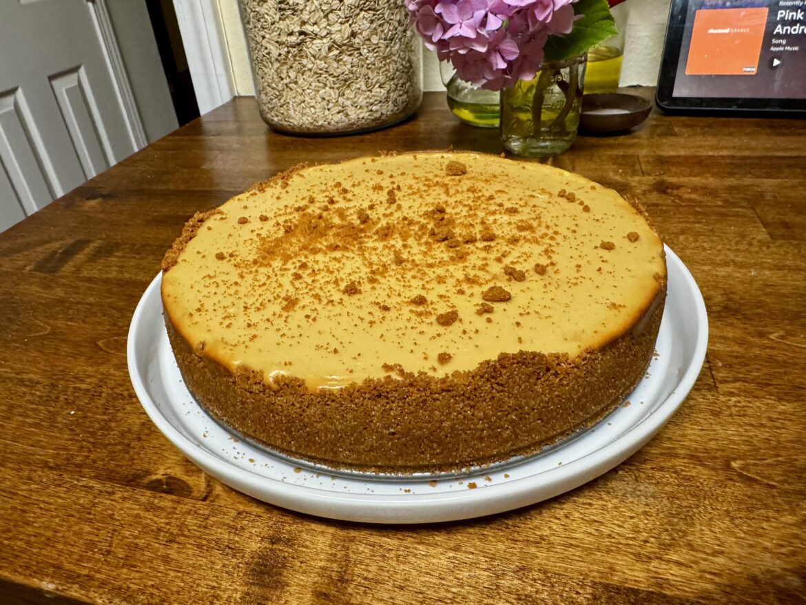 First attempt of a homemade cheesecake! Biscoff cookie cheesecake: