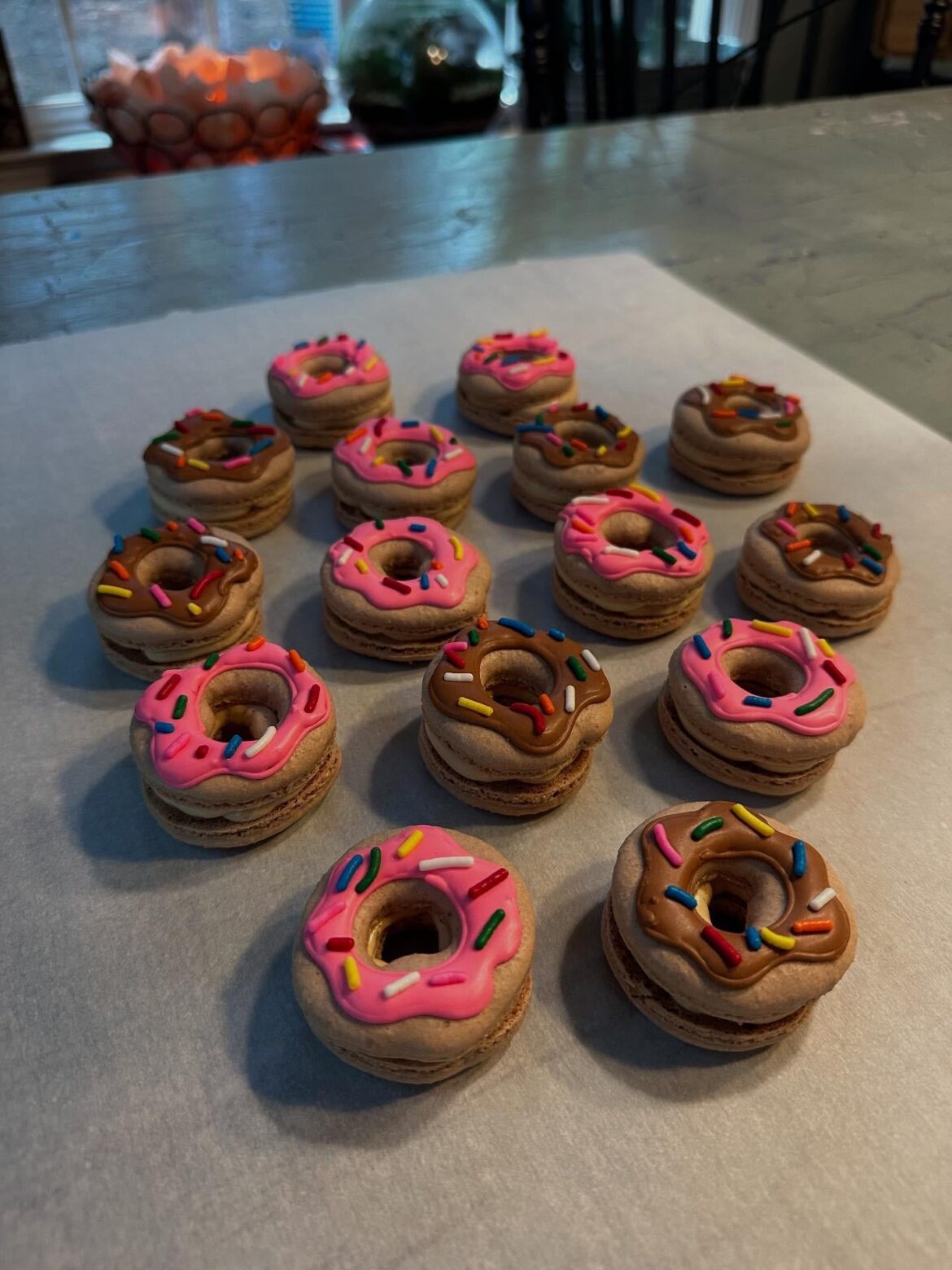 Frosted Donut Macarons! Been loving experimenting with royal icing 🥰