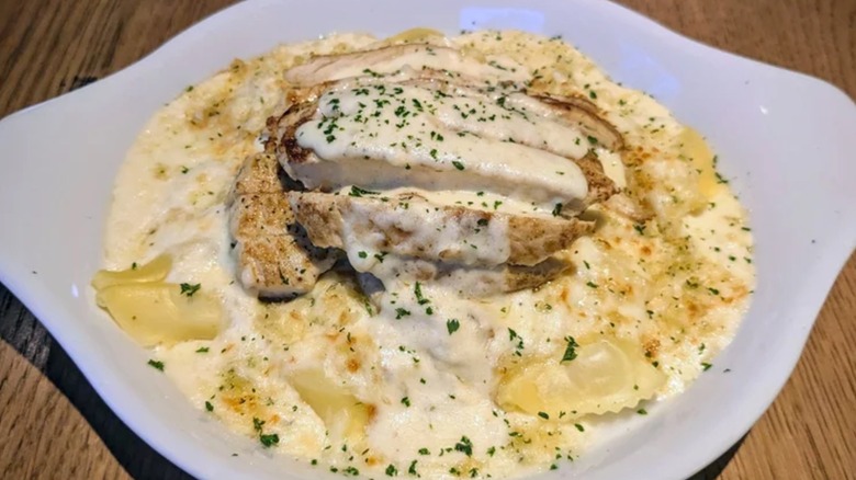 Olive Garden chicken tortelloni alfredo