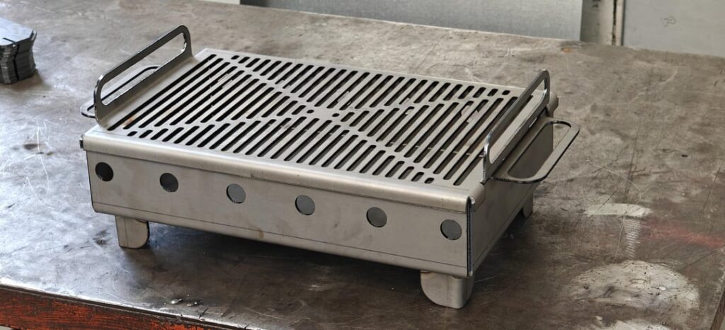 Coworker wanted a little grill so i made him one. What du you think?