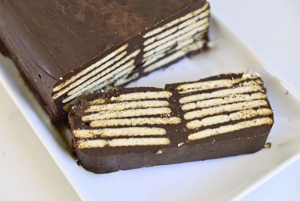 German No-Bake Chocolate Cake (Kalter Hund)