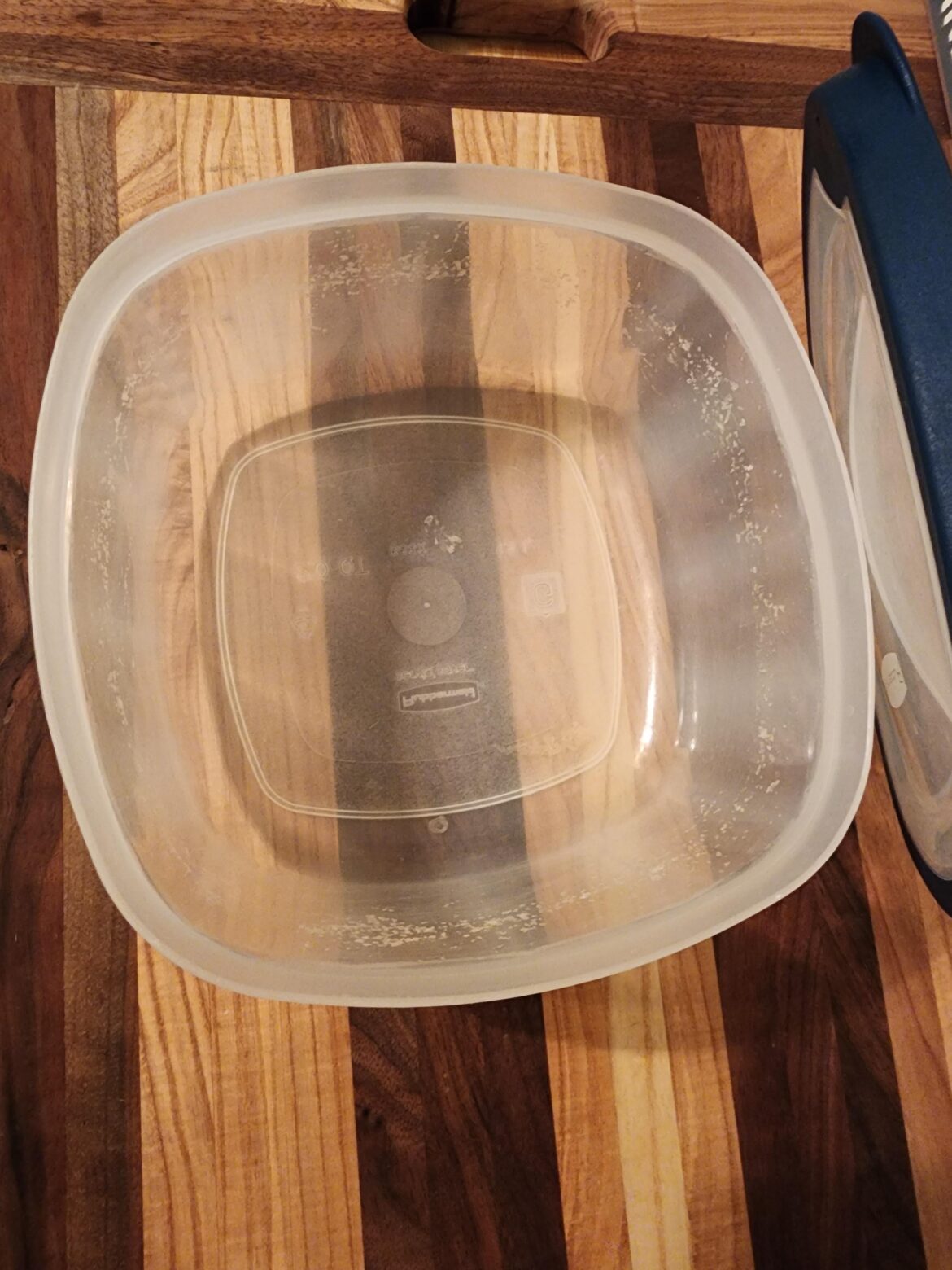 Help me figure out a sweet German baked good to fill this empty tupperware container with before I return it to a very kind elderly neighbor.