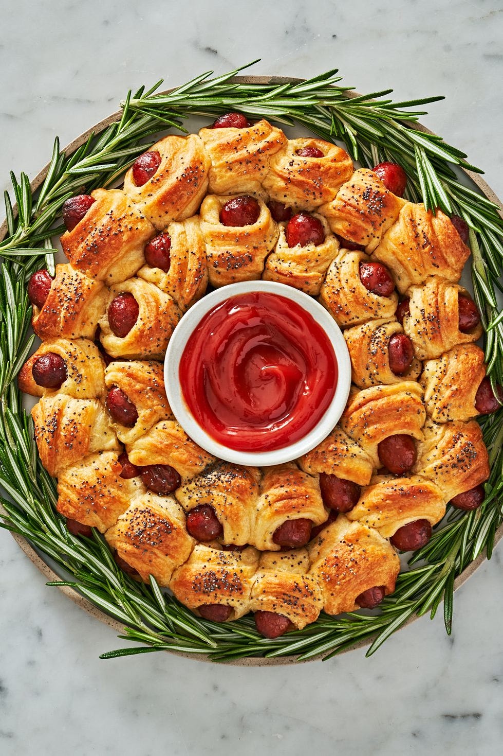 pigs in a blanket wreath
