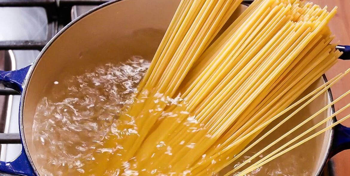 Scientists Say Eating Pasta Can Make You Happier—Here’s What To Know Scientists Say Eating Pasta Can Make You Happier—Here's What To Know