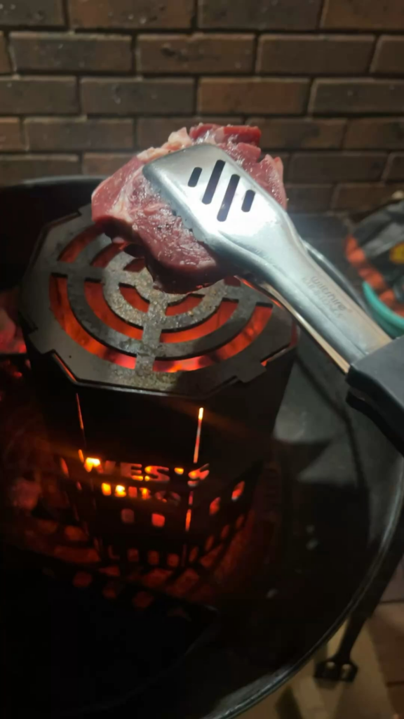 Cooking a steak 🥩 Hot & Fast, on the Charcoal Chimney!
