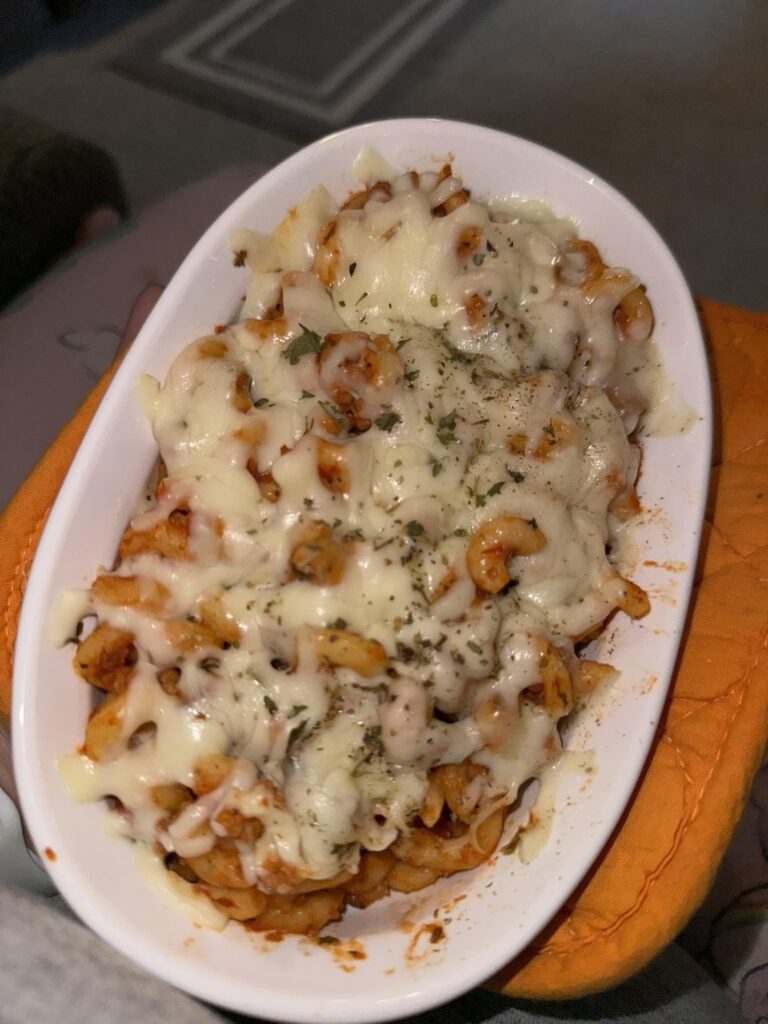 555 calories baked pasta dish