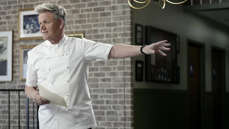  Gordon Ramsay in the Leo's Italian Grill episode of Kitchen Nightmares season 9. 