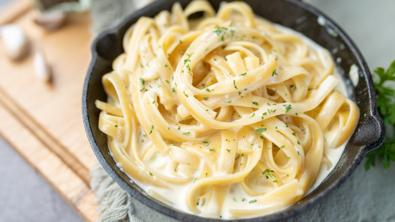Fettuccine Alfredo