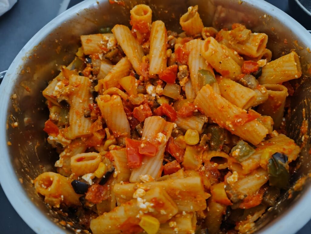 Done! Tortiglioni with Ajvar, roasted veggies and Feta ☺️