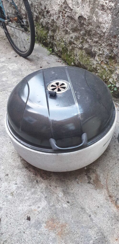 Whole chicken on the €40 Aldi fire pit with a lid liberated from the local scrapyard Whole chicken on the €40 Aldi fire pit with a lid liberated from the local scrapyard