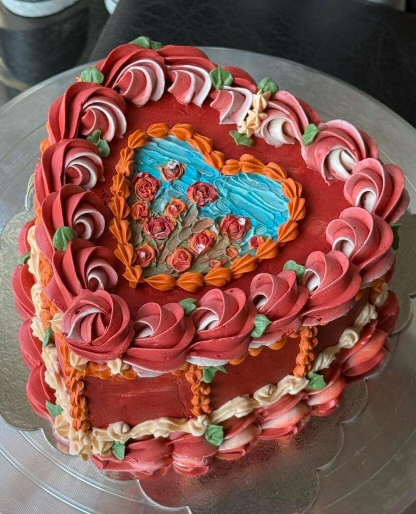 I had to share this heart-window rose garden style!🌹✨