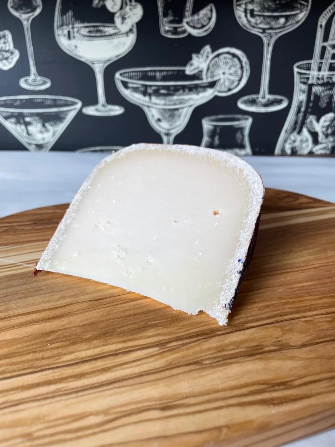 Day 1716 of posting images of cheese until I run out of cheese types: Ewenique