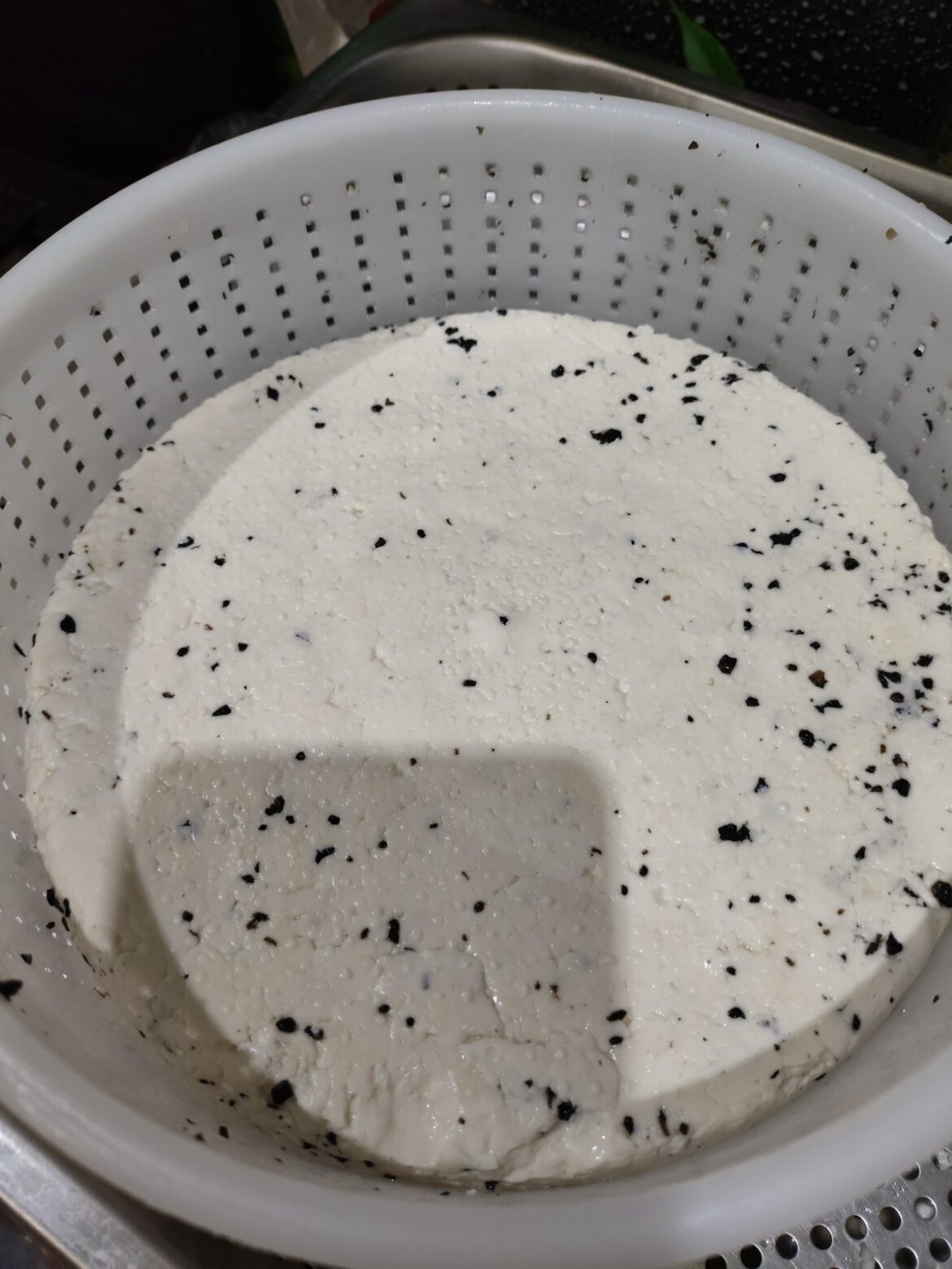 A new batch of cheese with black truffle.
