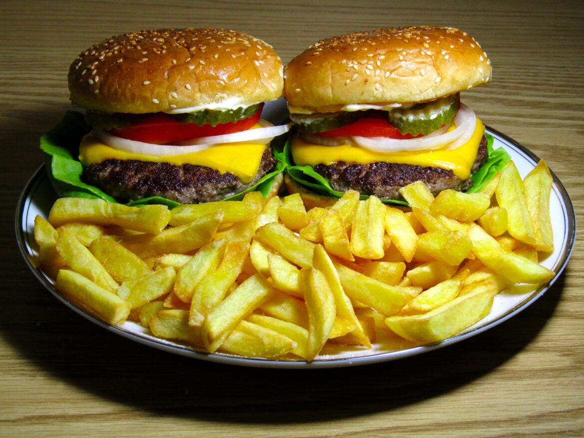 Cheeseburgers, Classically Dressed with Chip Shop Chips