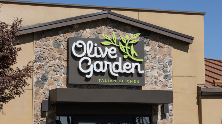 Exterior of an Olive Garden restaurant
