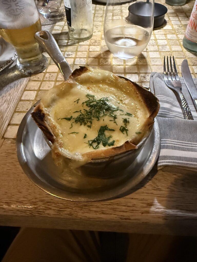 The French Onion Soup from El Mediterráneo by Andrei in Bogotá, Colombia