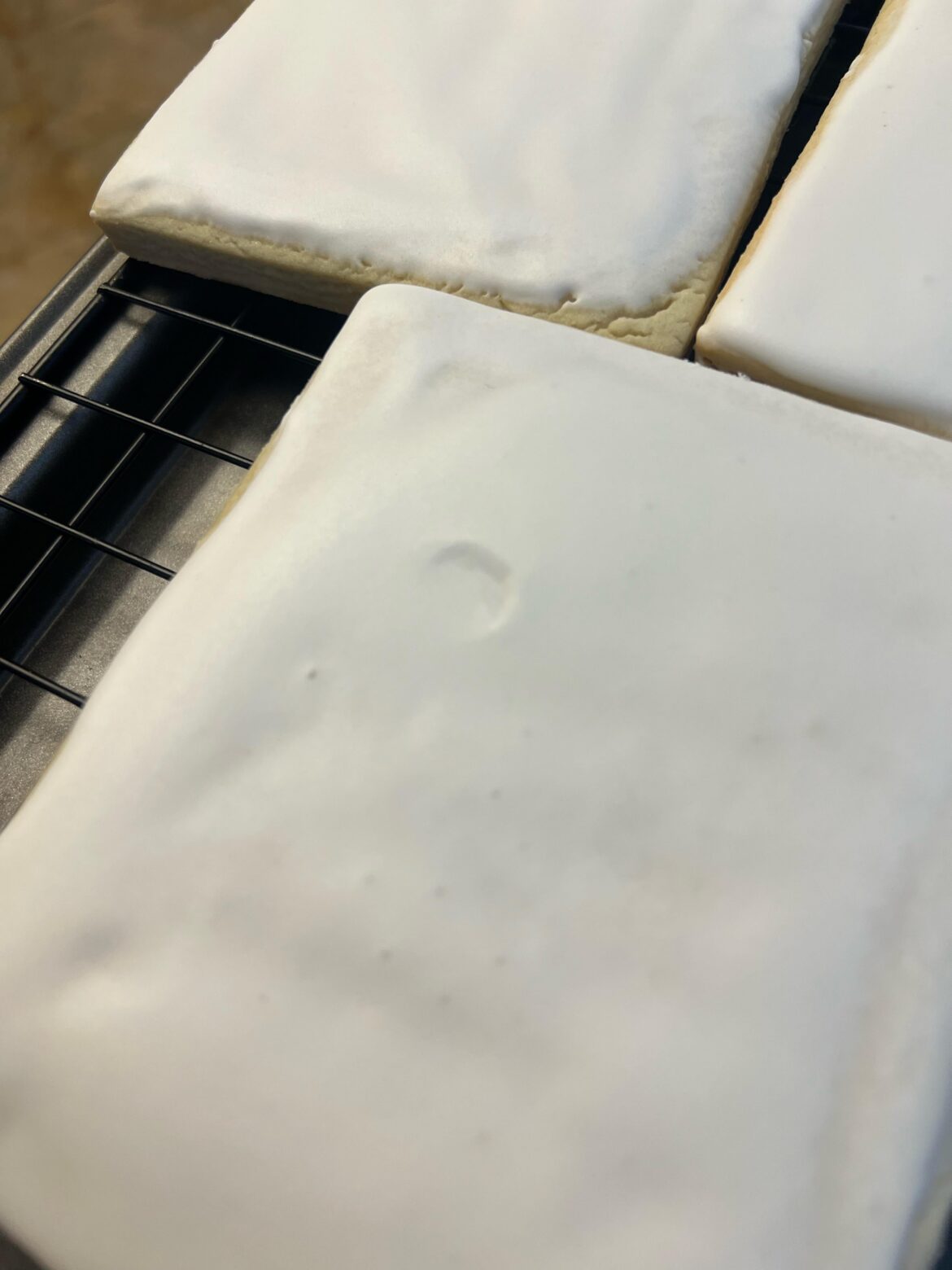 Help! Royal icing still not hard after 12 hours! Help! Royal icing still not hard after 12 hours!