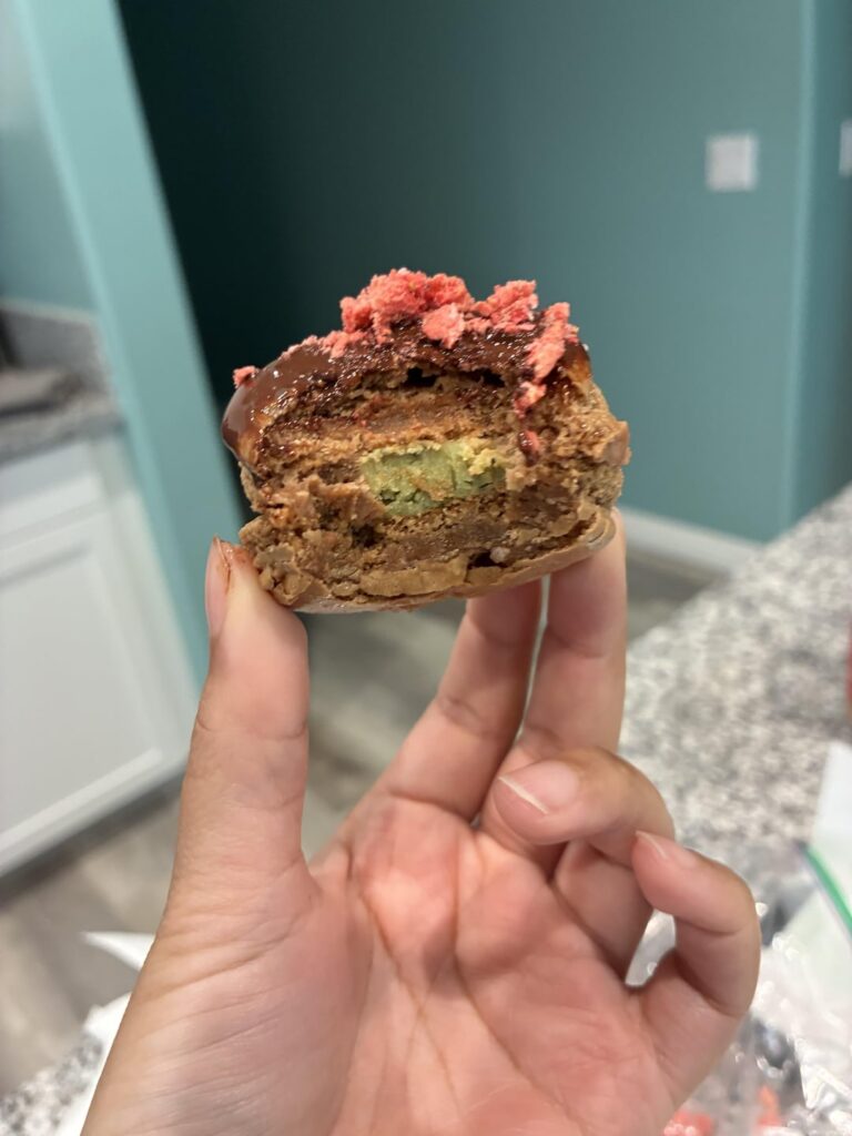 Finally attempted… Dubai chocolate strawberry macarons!