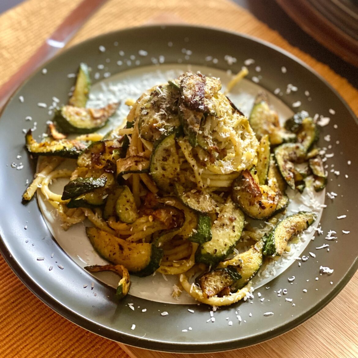 Bucatini con zucchine fritte