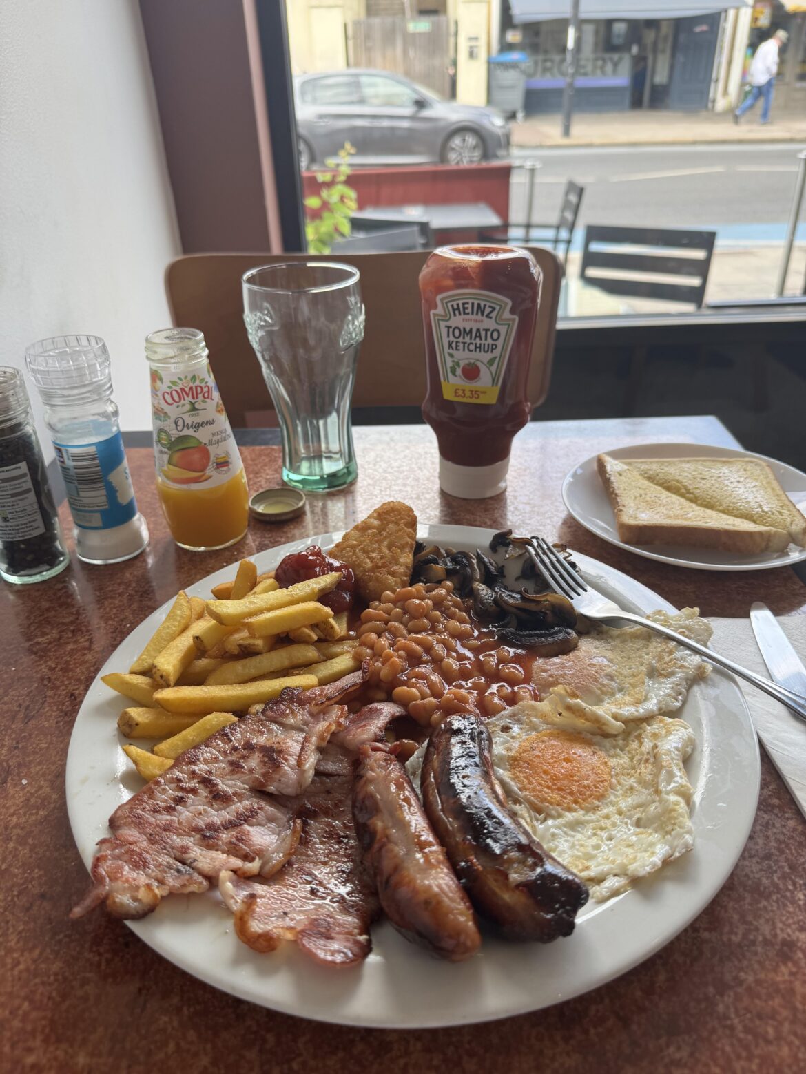 Cafe Canedo - SW London jumbo breakfast 8.95