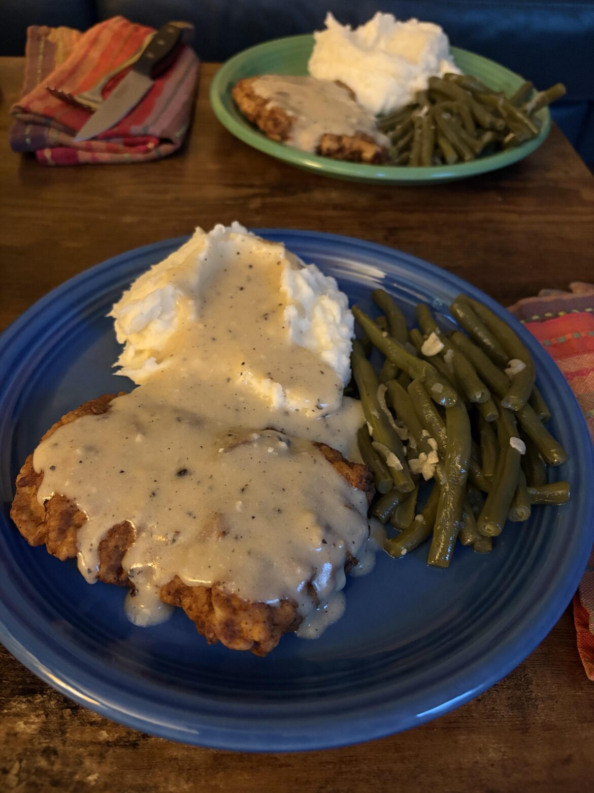 chicken fried steak, mashed potatoes, gravy, and garlic green beans. not bad for a northerner