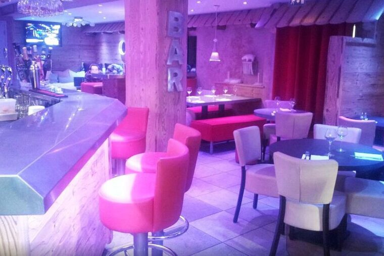 L'Igloo Bar Restaurant, Meribel Centre interior