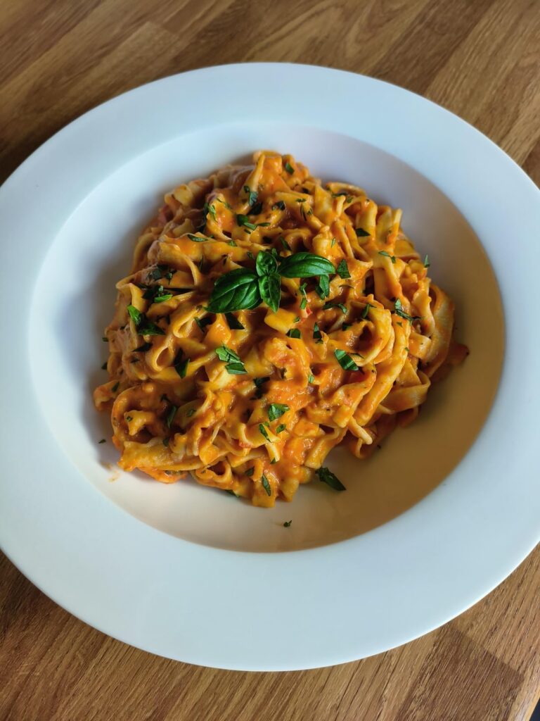 Tomato and mascarpone pasta