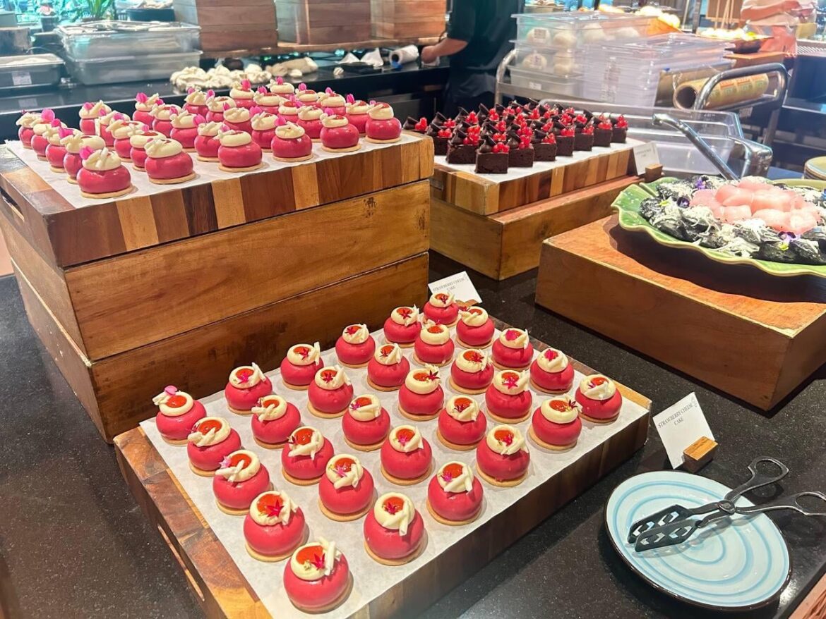 didn't mean to fall in love but.. look at the raspberry tart ???