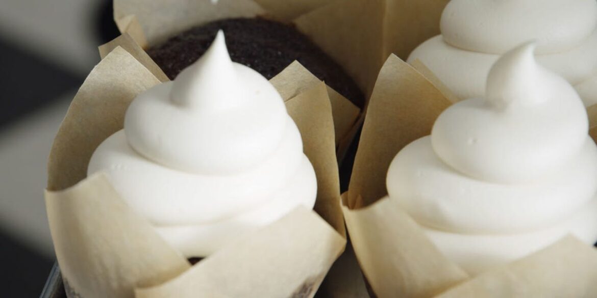 This Buttercream Frosting Hack Will Save You So Much Time This Buttercream Frosting Hack Will Save You So Much Time